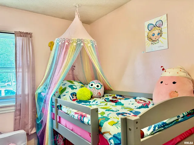 $112,500 | 23 Lavan Drive, Jacksonville, IL 62650