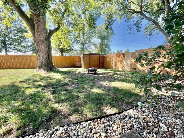 $112,500 | 23 Lavan Drive, Jacksonville, IL 62650