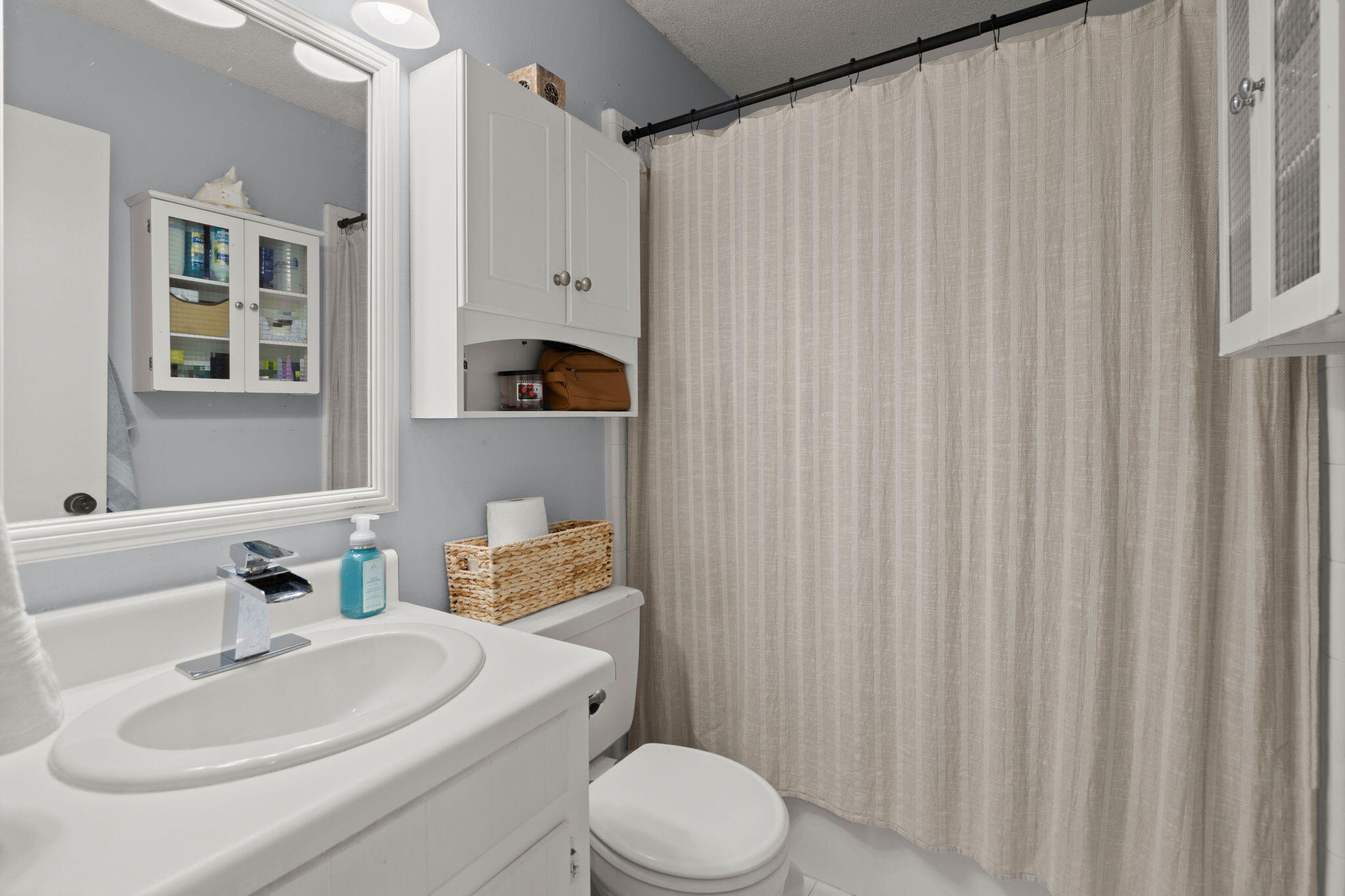 2138 Clayton Street Charleston, SC 29414 - Photo 14 of 25 Bathroom