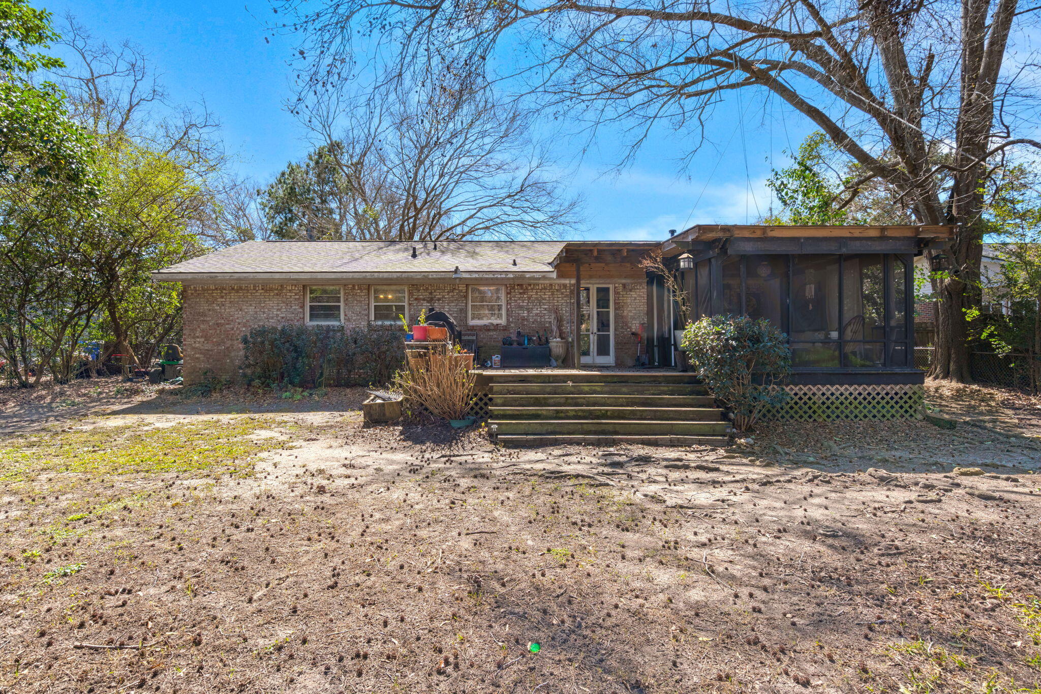 2138 Clayton Street Charleston, SC 29414 - Photo 20 of 25 Backyard