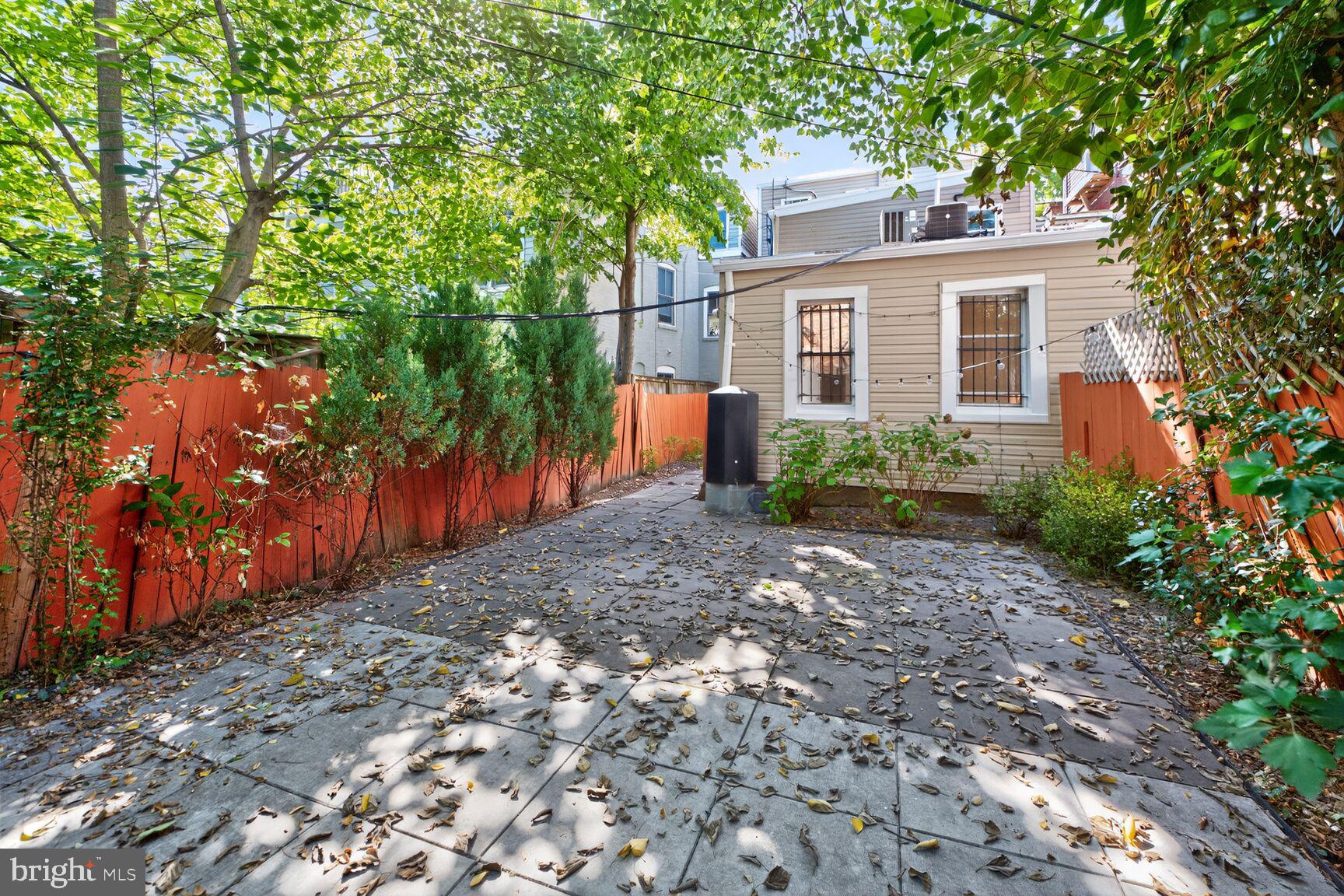 511 P Street Northwest, Unit 2 Washington, DC 20001 - Photo 15 of 15 a front view of a house with garden