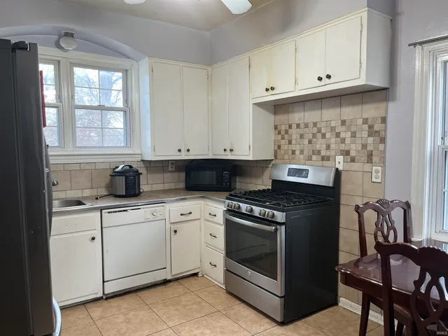 $225,000 | 507 North Geiger Street, Huntingburg, IN 47542