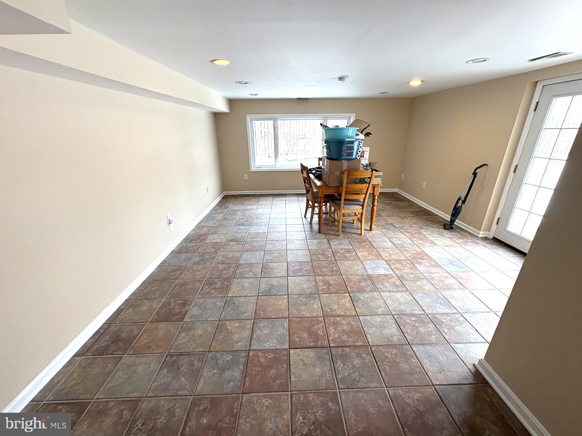 512 Dennis Avenue Silver Spring, MD 20901 - Photo 19 of 28 Sun room
