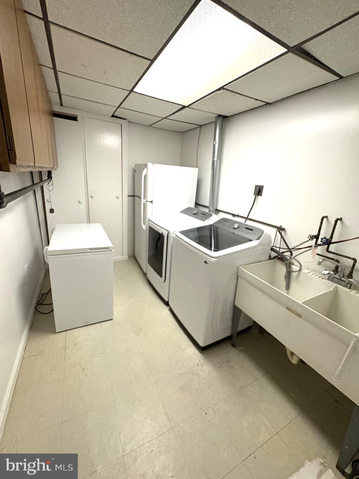 512 Dennis Avenue Silver Spring, MD 20901 - Photo 26 of 28 Laundry room