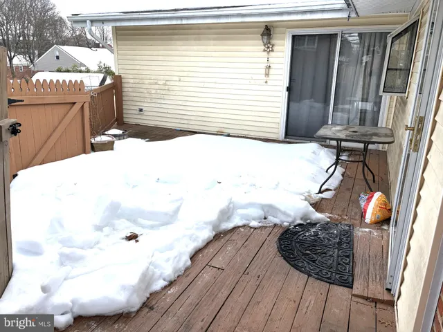 $3,200 | 512 Dennis Avenue, Silver Spring, MD 20901