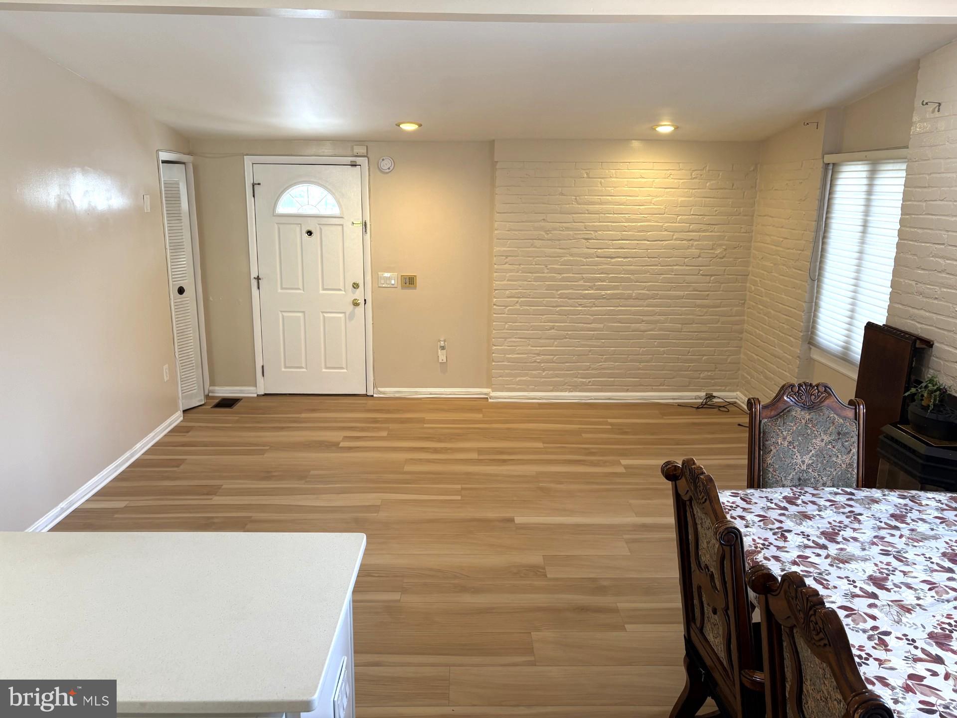 512 Dennis Avenue Silver Spring, MD 20901 - Photo 4 of 28 Living Rm