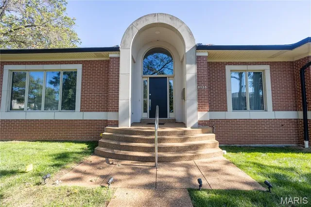 $1,649,900 | 8333 Kingsbury Boulevard, Clayton, MO 63105