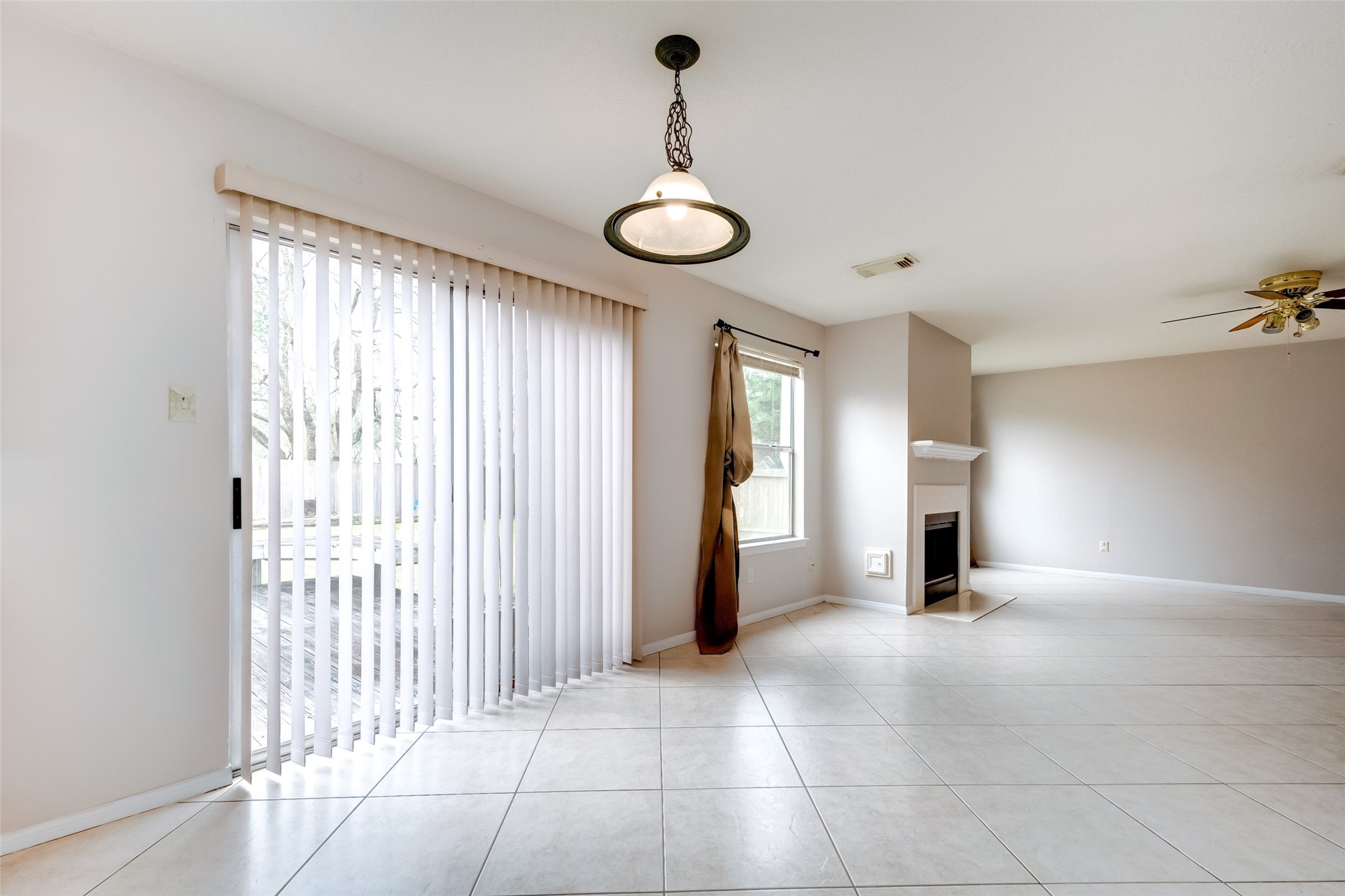12654 Pine Bush Drive Houston, TX 77070 - Photo 8 of 35 a view of an empty room with a window