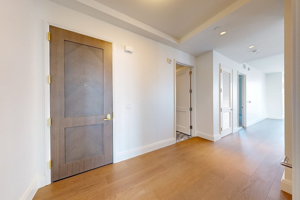 240 Devonshire Street, Unit 4512 Boston, MA 02110 - Photo 4 of 39