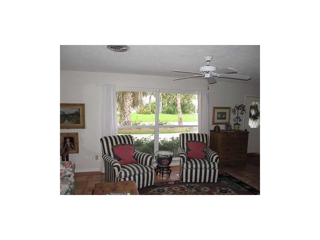 336 Greytwig Road Vero Beach, FL 32963 - Photo 4 of 18 Gallery Image 4