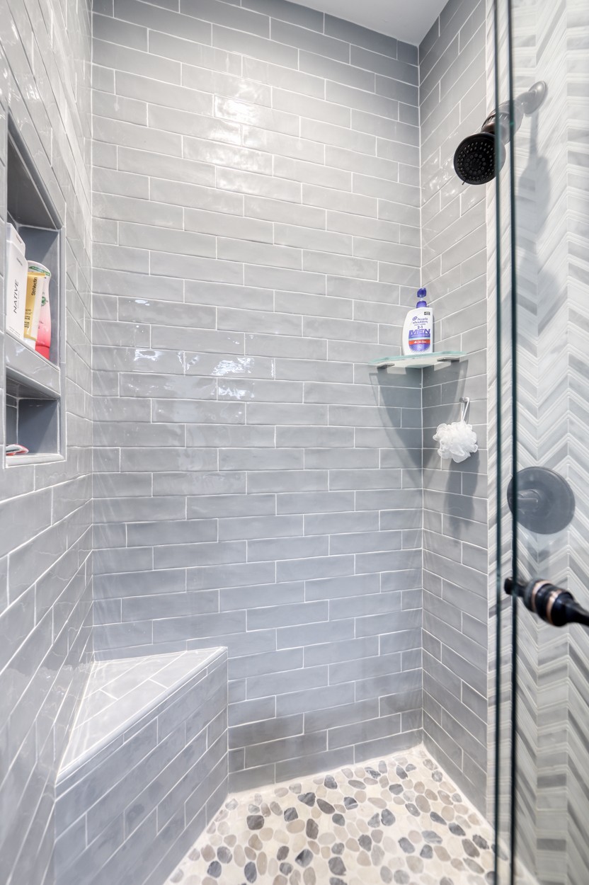 65 Sheltontown Road Manchester, TN 37355 - Photo 20 of 46 a bathroom with a shower