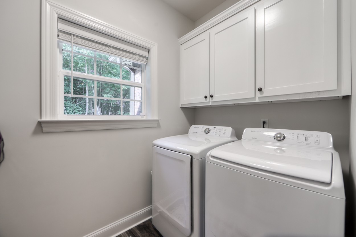 65 Sheltontown Road Manchester, TN 37355 - Photo 23 of 46 a utility room with dryer and washer