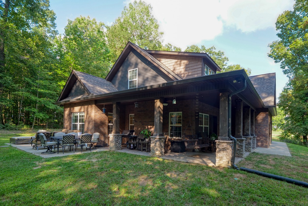 65 Sheltontown Road Manchester, TN 37355 - Photo 33 of 46 a view of a house with furniture and garden