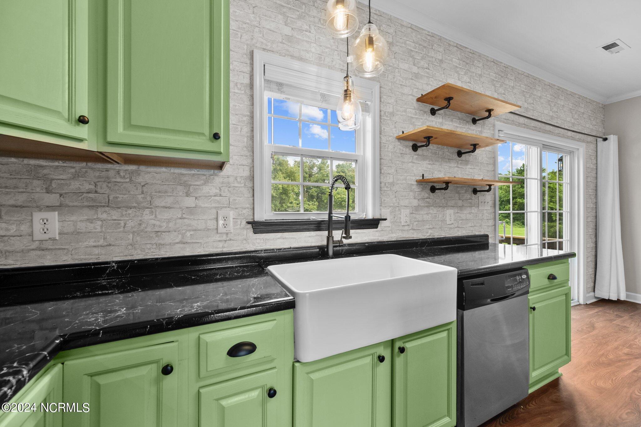 291 Northwest Bridge Road Jacksonville, NC 28540 - Photo 10 of 52 9-web-or-mls-_Z723534