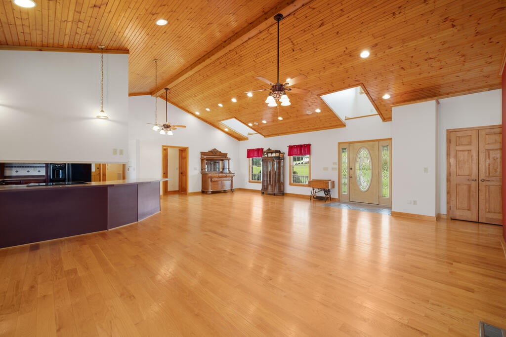 206 Valley Road Saltville, VA 24370 - Photo 29 of 90 Gallery Image 29