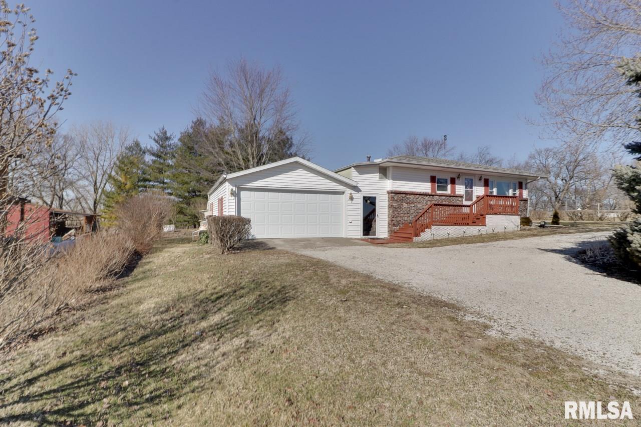 1103 Dale Road Armington, IL 61721 - Photo 3 of 45