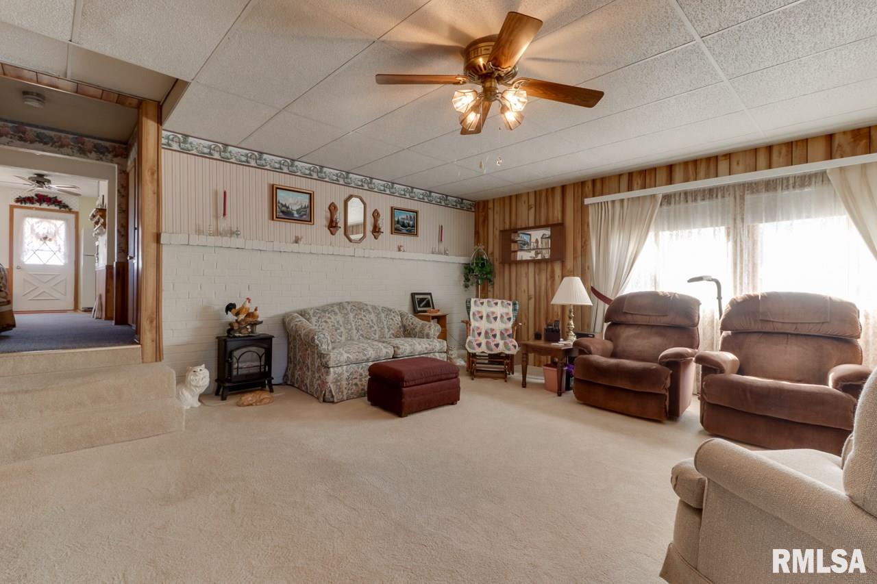 1103 Dale Road Armington, IL 61721 - Photo 8 of 45