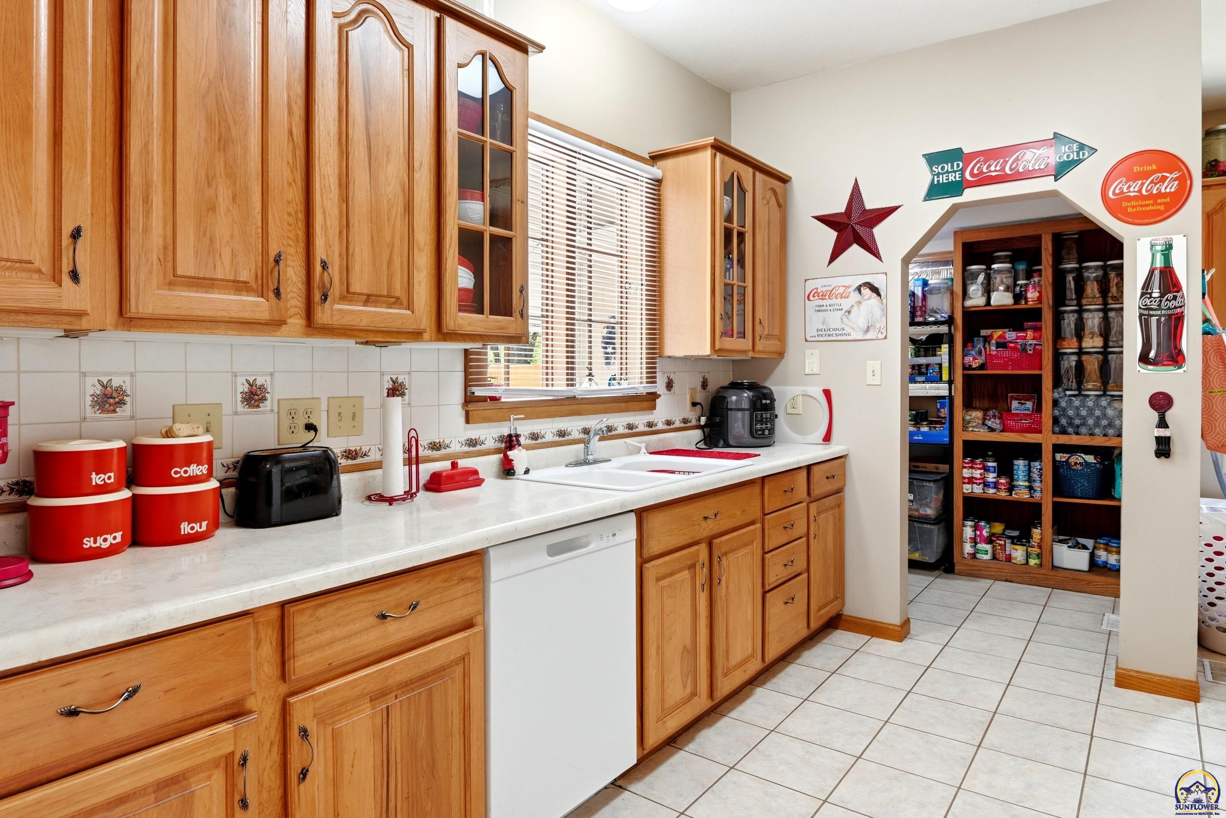 1607 Northwest Lower Silver Lake Road Topeka, KS 66608 - Photo 7 of 18