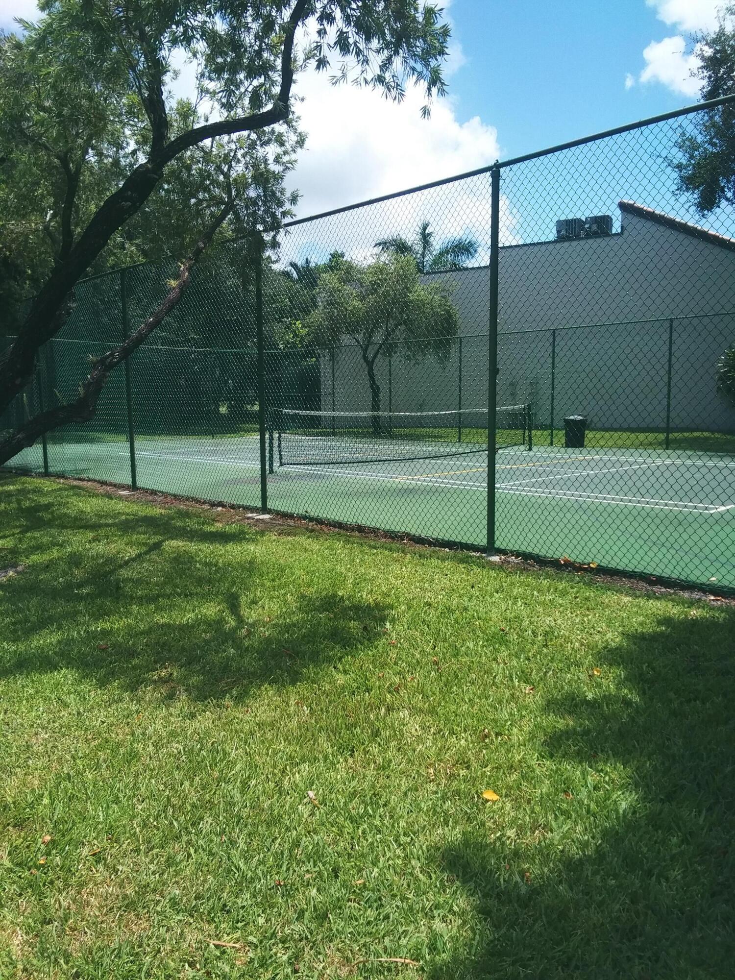 9727 North New River Canal Road, Unit 629 Plantation, FL 33324 - Photo 27 of 28 a view of a park