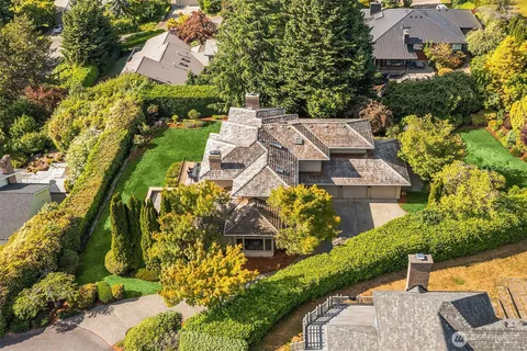 $4,435,000 | 9636 Northeast 30th Place, Clyde Hill, WA 98004