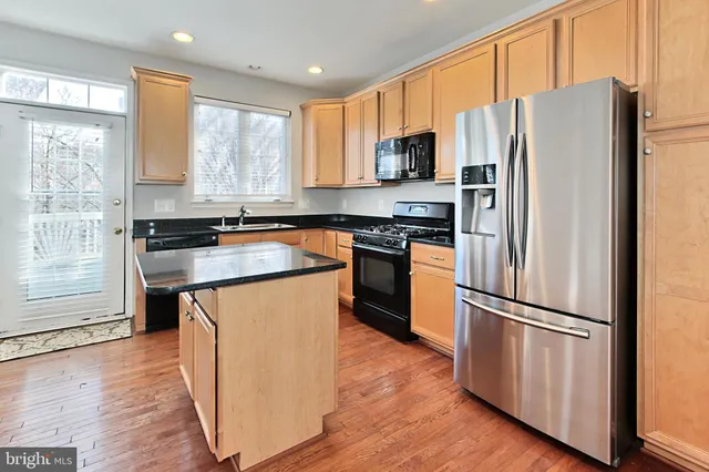 $2,900 | 20384 Bass Rocks Terrace, Ashburn, VA 20147