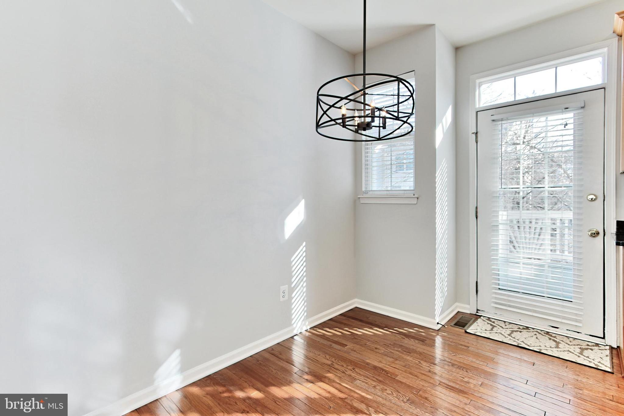 20384 Bass Rocks Terrace Ashburn, VA 20147 - Photo 17 of 44 Eat In Dining Area