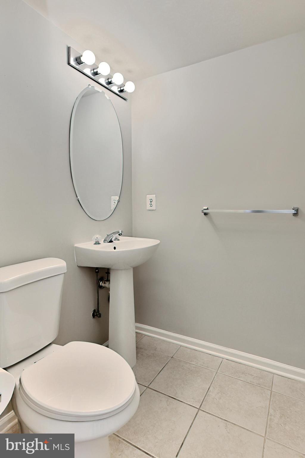 20384 Bass Rocks Terrace Ashburn, VA 20147 - Photo 22 of 44 Half Bathroom