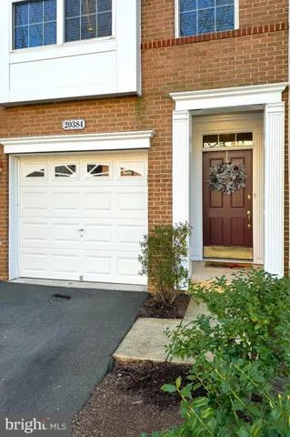 $2,900 | 20384 Bass Rocks Terrace, Ashburn, VA 20147