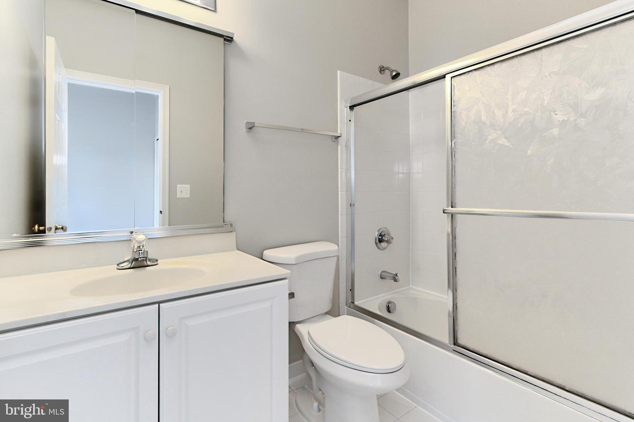20384 Bass Rocks Terrace Ashburn, VA 20147 - Photo 31 of 44 Ensuite Full Bath w/Ceramic Tile Flooring