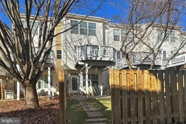 $2,900 | 20384 Bass Rocks Terrace, Ashburn, VA 20147