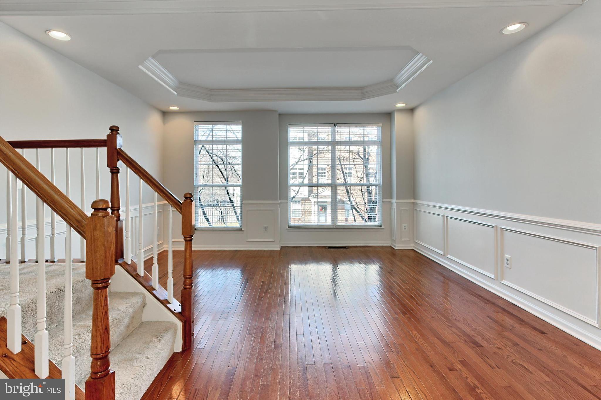 20384 Bass Rocks Terrace Ashburn, VA 20147 - Photo 6 of 44 Pretty Windows w/ Blinds offer Natural Light