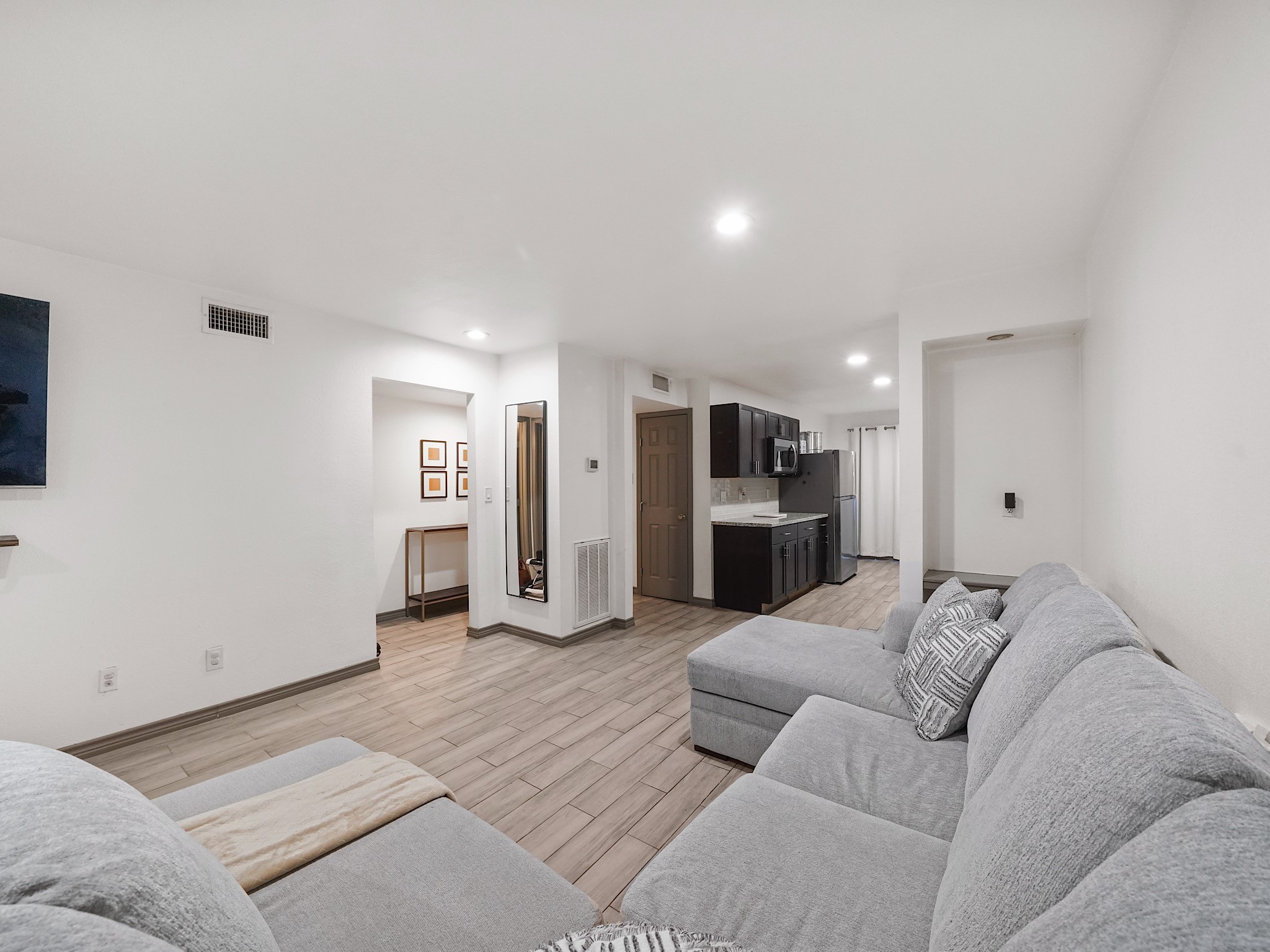 9616 Long Point Road, Unit 47 Houston, TX 77055 - Photo 5 of 15