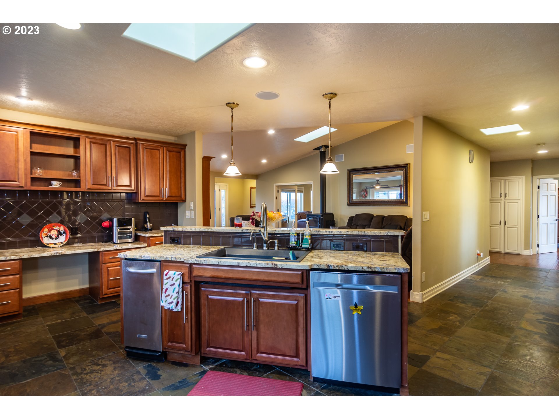 6561 Lookingglass Road Roseburg, OR 97471 - Photo 11 of 48 Kitchen