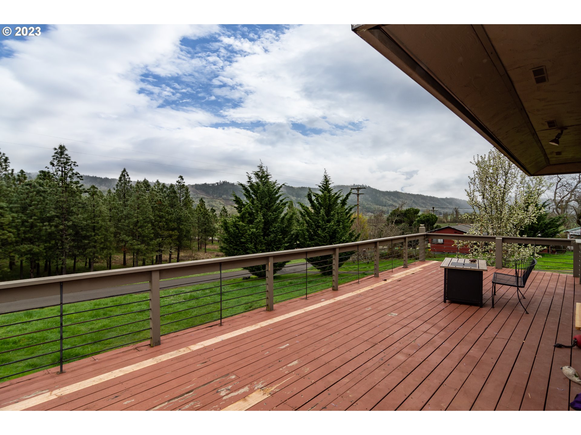 6561 Lookingglass Road Roseburg, OR 97471 - Photo 32 of 48 Guest Quarters