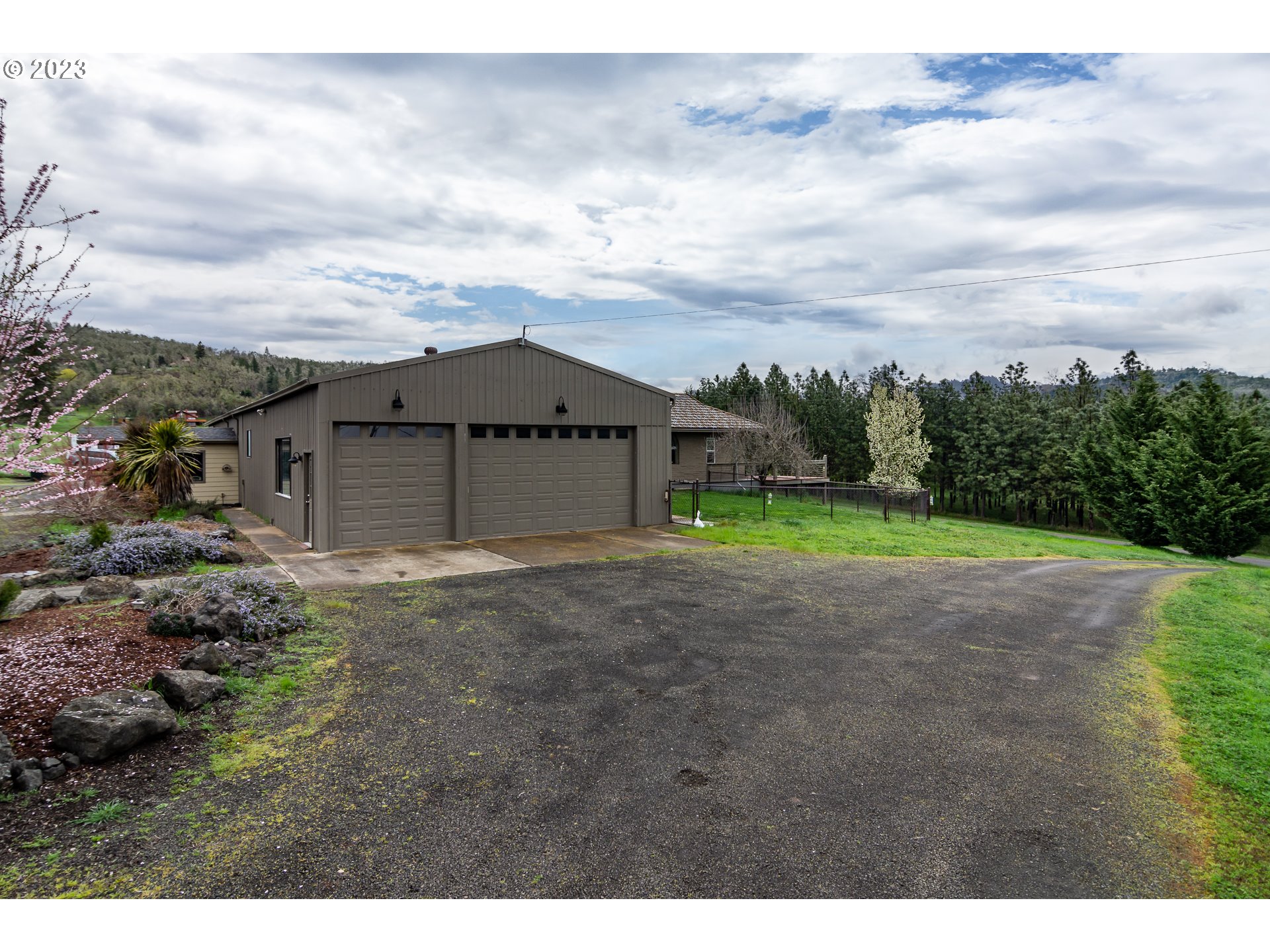 6561 Lookingglass Road Roseburg, OR 97471 - Photo 40 of 48 Shop