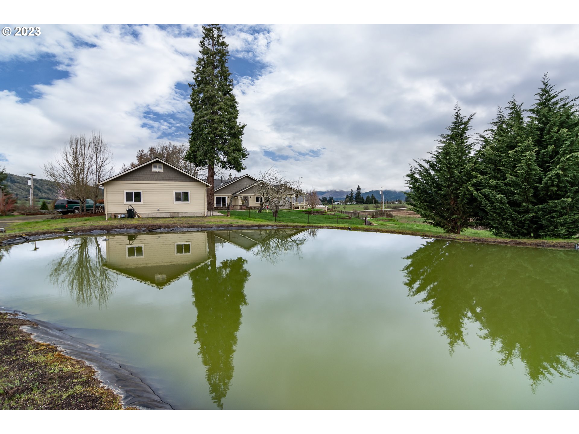 6561 Lookingglass Road Roseburg, OR 97471 - Photo 44 of 48 Pond