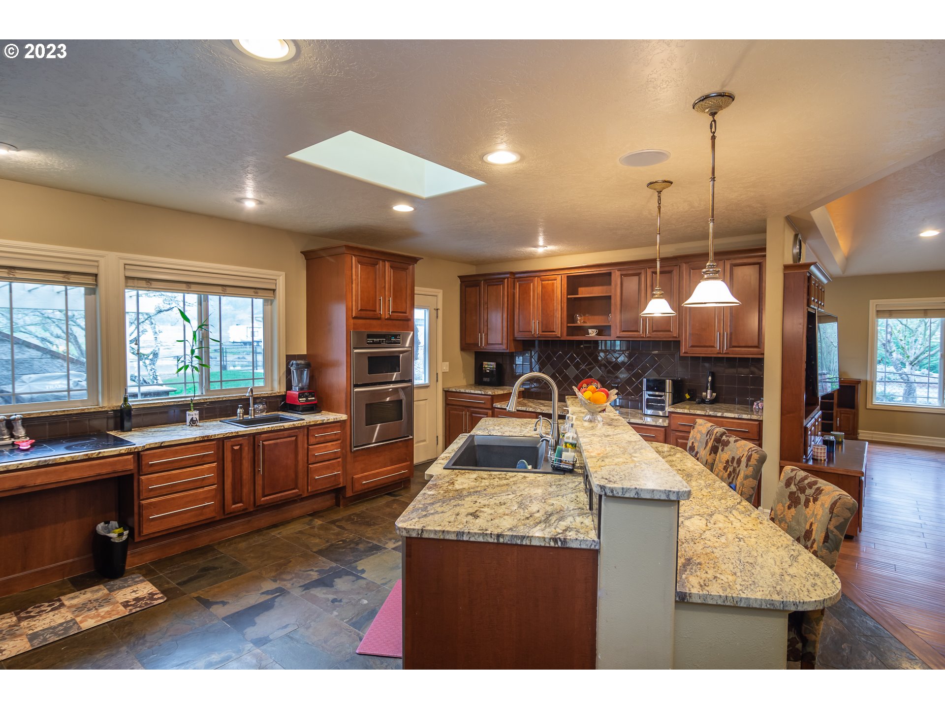6561 Lookingglass Road Roseburg, OR 97471 - Photo 8 of 48 Kitchen