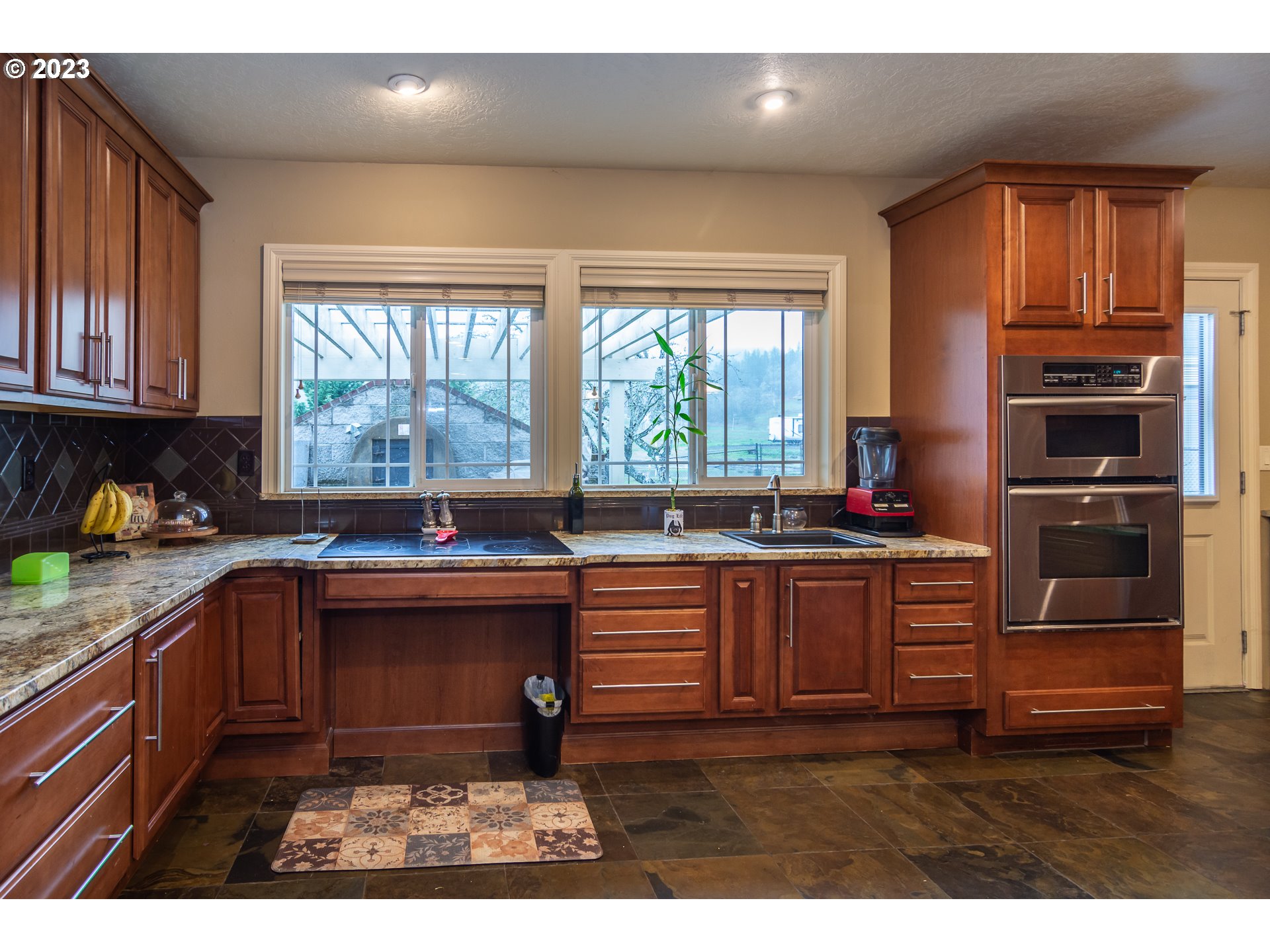 6561 Lookingglass Road Roseburg, OR 97471 - Photo 9 of 48 Kitchen