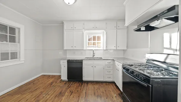 $1,395 | 213 12th Avenue North, Texas City, TX 77590