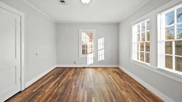 $1,395 | 213 12th Avenue North, Texas City, TX 77590