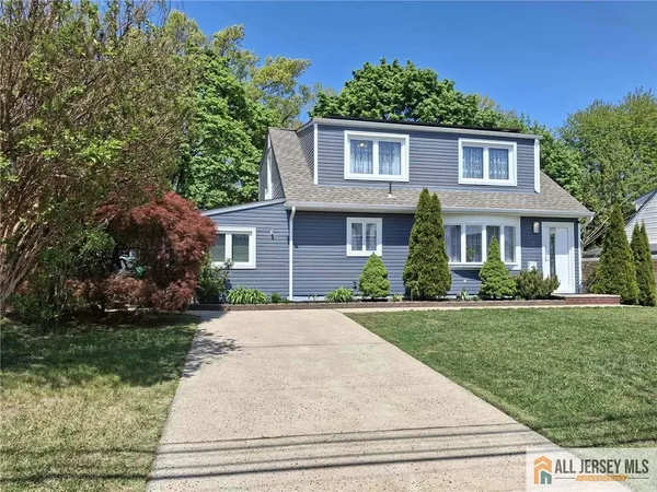 $650,000 | 47 Kendall Drive, Sayreville, NJ 08859