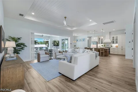 $1,090,000 | 1319 Southeast 38th Street, Cape Coral, FL 33904