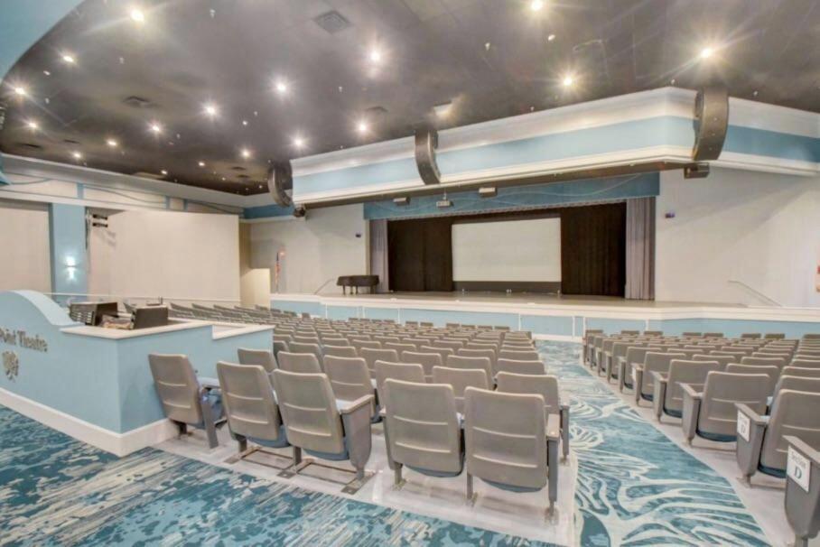 860 Normandy Trail Delray Beach, FL 33484 - Photo 15 of 18 860 Normandy Kings Point theater