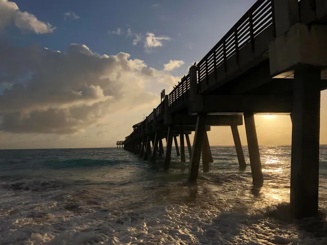 $750,000 | 811 Oak Harbour Drive, Juno Beach, FL 33408