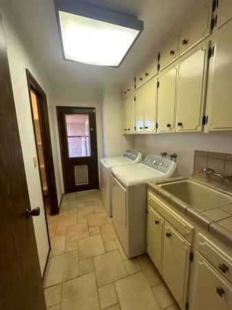 $2,500 | 6374 North 6th Street, Fresno, CA 93710