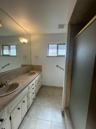 $2,500 | 6374 North 6th Street, Fresno, CA 93710