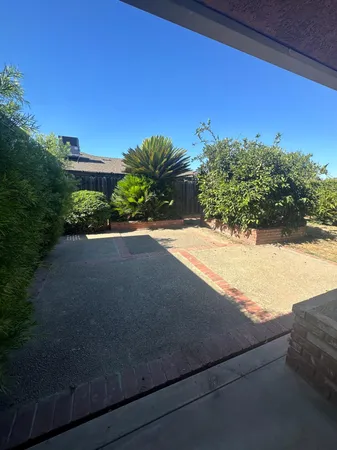 $2,500 | 6374 North 6th Street, Fresno, CA 93710