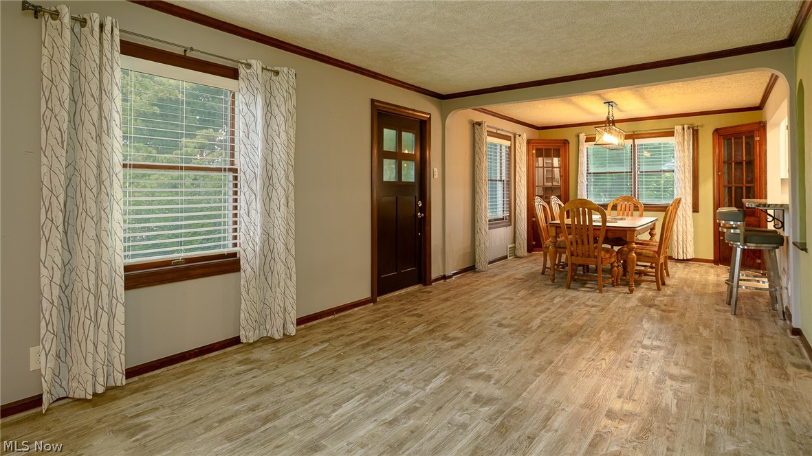 876 Ridge Road Hinckley, OH 44233 - Photo 4 of 35 Great room offers - sitting and dining areas