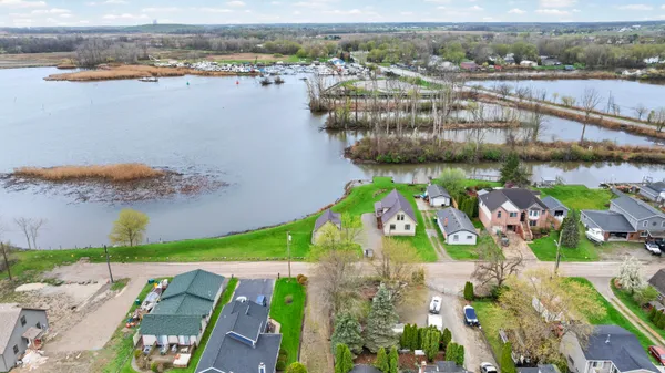 $400,000 | 15643 Milliman Road, Rockwood, MI 48173