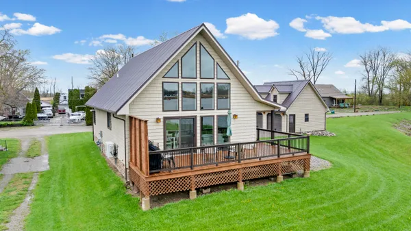 $400,000 | 15643 Milliman Road, Rockwood, MI 48173